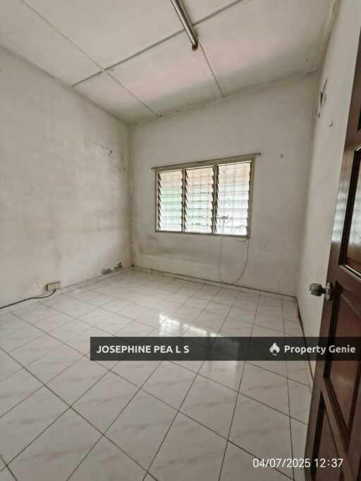 🏡 FOR SALE: Whole Block Corner Townhouse (Upper + Ground Floor)