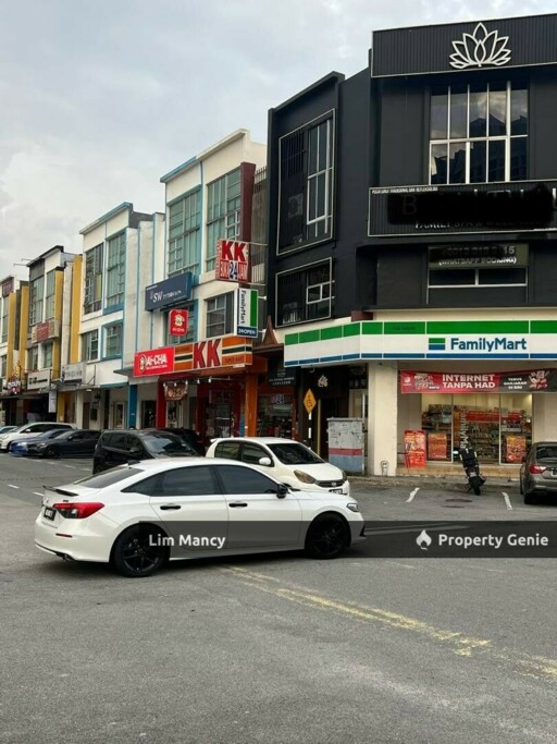 Taman Mutiara Mas Three Storey Commercial Shoplot and Good For Investment