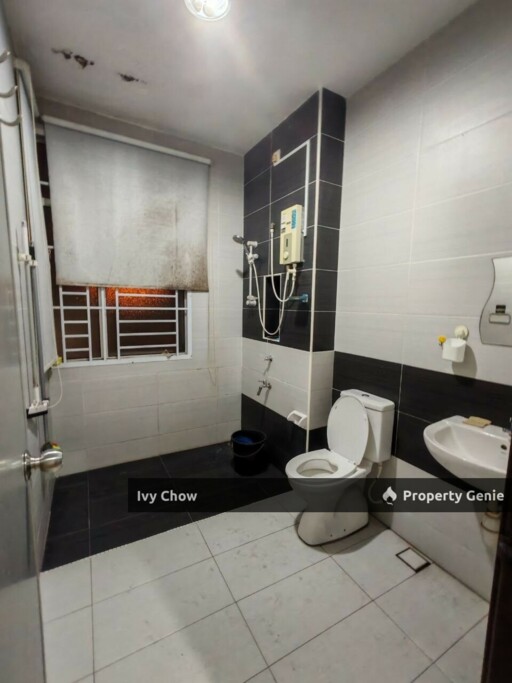 Nusa Bestari Master Room for Rent