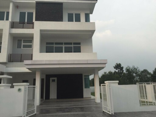 Lagenda Waterfront Homes