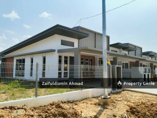 J3 Residence Terraced Home In Dengkil, Freehold 1040 Sqft