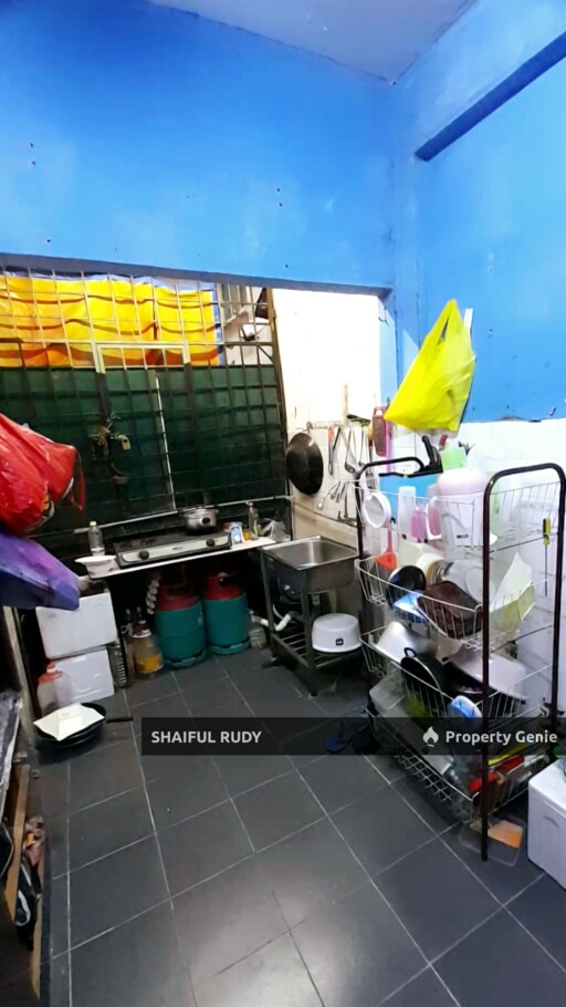 Pangsapuri Wira Ground Floor Parking Depan Rumah