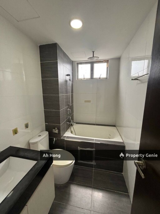 Taman Molek / Molek Pulai / 2bedroom / Fully Furnished / 2carpark