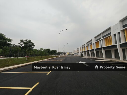Acacia Park BTP Rm18k Coner Shop for Rent