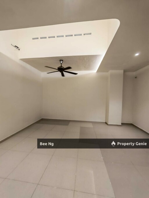 Mutiara Rini / Big Corner 50x70 Single Storey Terrace House / Good Condition