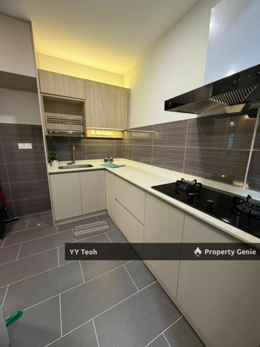 Admiral Residence 3R Garden Unit｜LVL 5