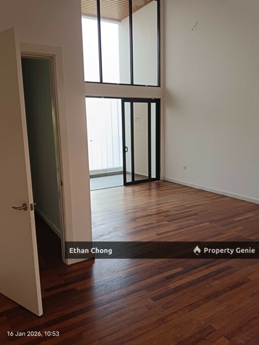 Partially Furnished 3 Storey Terrace House for Sale at Villa Senja, Rawang