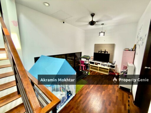 Freehold, Renovated & Partially Furnished | 2.5 Storey Terrace IRIS Taman TTDI Grove, Kajang Selangor