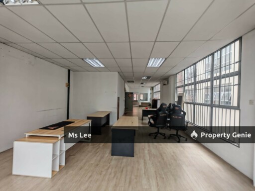Renovated Corner 1st Floor Shop Office-Taman Bayu Perdana @ Klang-Ready Now