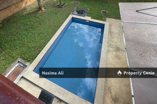Facing Park- 3 Storey Bungalow (Villa Teratai Kayangan Heights Seksyen U9 Shah Alam )