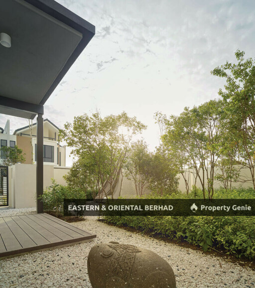 Avira, Medini Iskandar