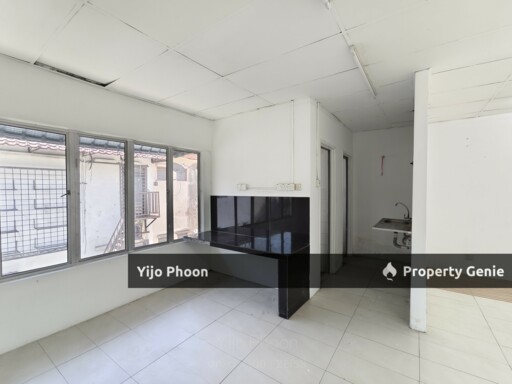 Office / Retail unit (First Floor) at Bukit Sentosa, Rawang (Main Road Frontage)