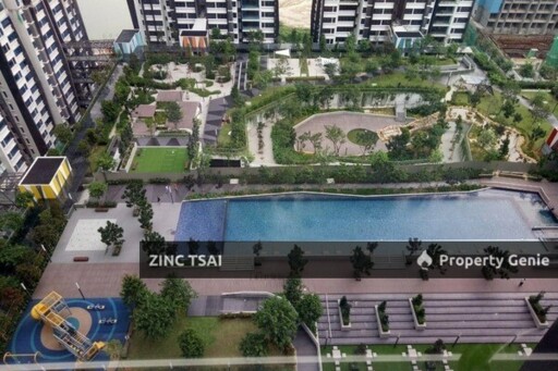 Lakeville Residence🔥Save RM 104,500🔥3 mins drive to KTM Taman Wahyu Station🔥8 mins to Tesco Extra Selayang & Duke Highway