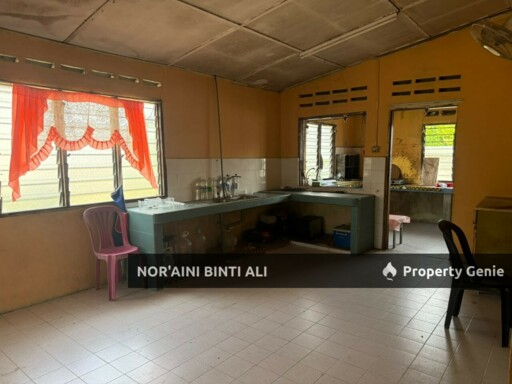CORNER LOT SETINGKAT  PERMATANG BADAK BARU, KUANTAN UNTUK DIJUAL (RENOVATED)