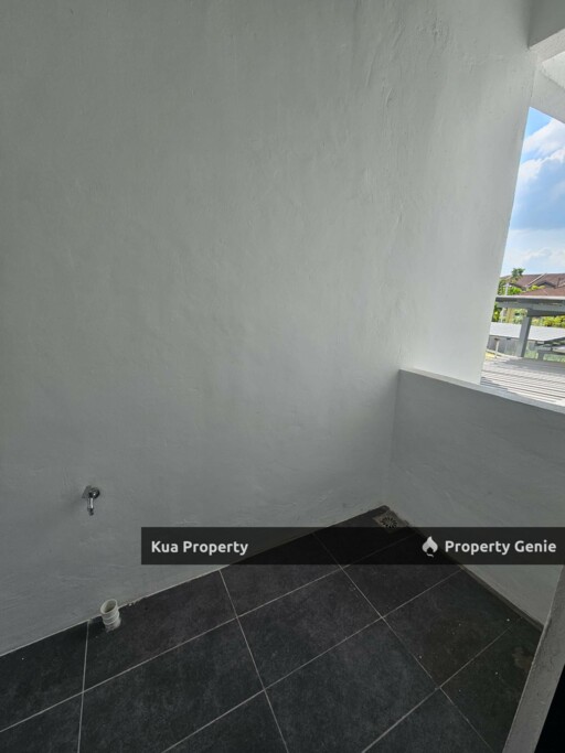 Ixora Court Apartment For Rent! Location: Jalan Stutong Baru
