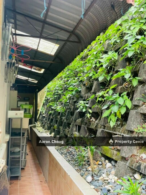 Bukit Beruang 2.5 Storey Semi D