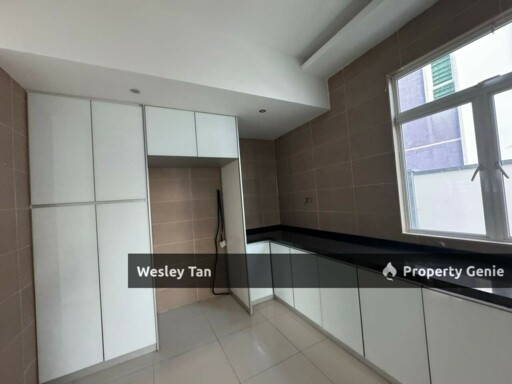 2 Storey Bungalow Corner 9,500sqft Fully Renovated & Furnished 24/7 Gated & Guarded