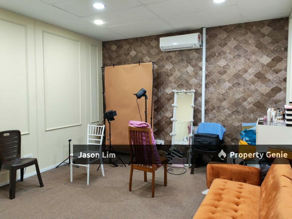 Krsytal Square Office  Facing Jalan Bukit Gambir