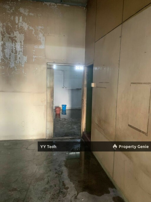 Alor Gajah 1.5 Storey Shoplot w EXTRA LAND