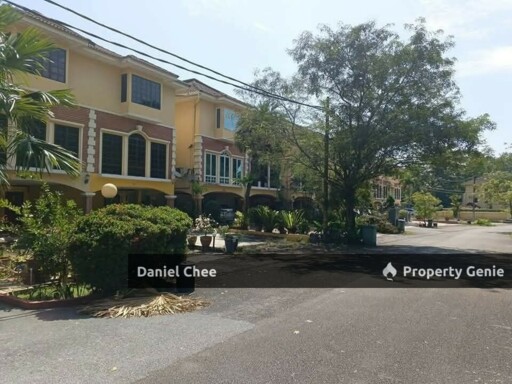 Meru Valley Golf Club Fully Furnished Town House 2.5 Storey For Rent