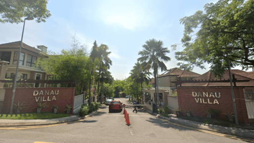 Danau Villa
