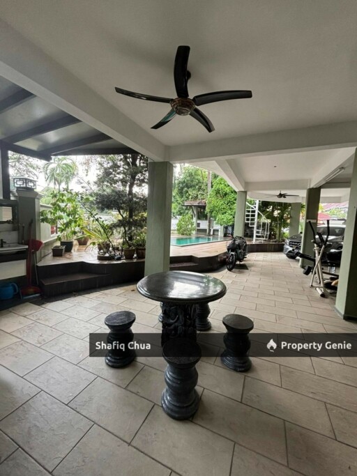 Corner Lot Double Storey with Pool Taman Tasik Prima Puchong For Rent