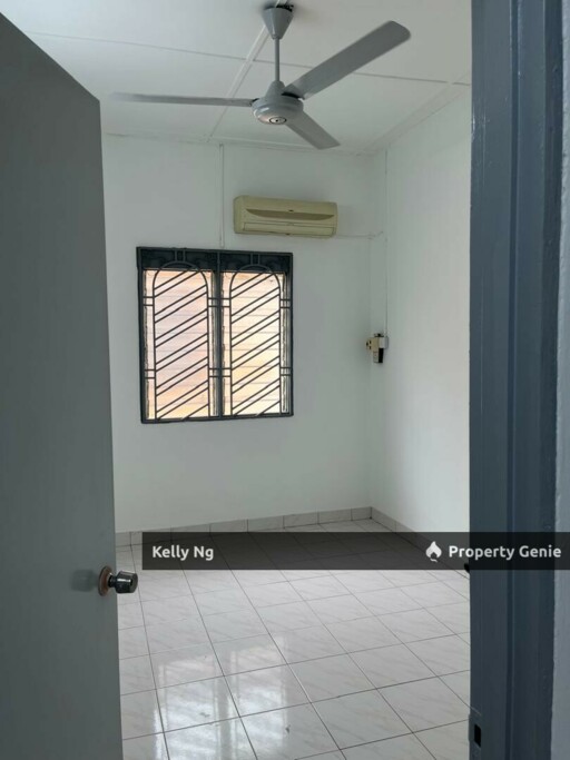Double Sty House At Taman Klang Utama For Rent