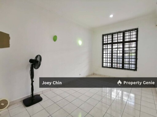 Taman Molek 1 Storey Terrace House For Sale
