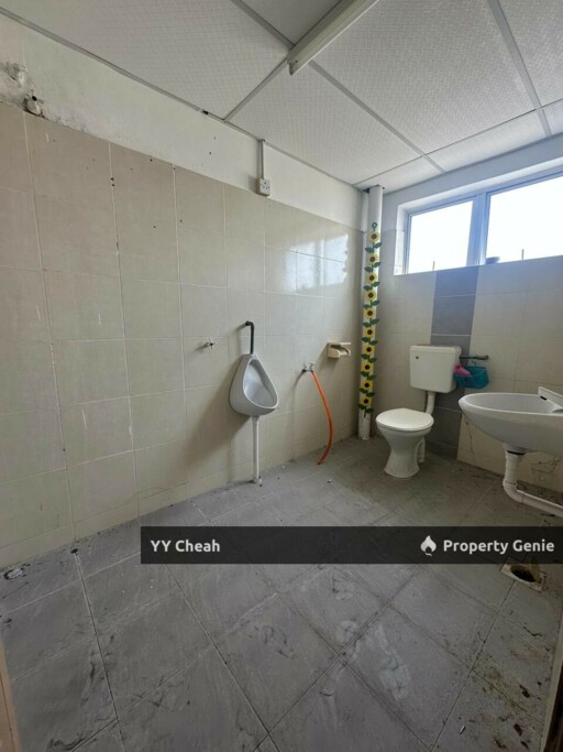 Halaman Meru Permai, Ipoh 3 storey shop lot, tenanted with good ROI, hot location