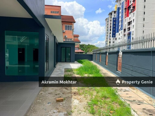 CORNER DOUBLE STOREY TERRACE, VILLA MAS 2, KIPARK SRI UTARA, OFF JALAN IPOH, KUALA LUMPUR.