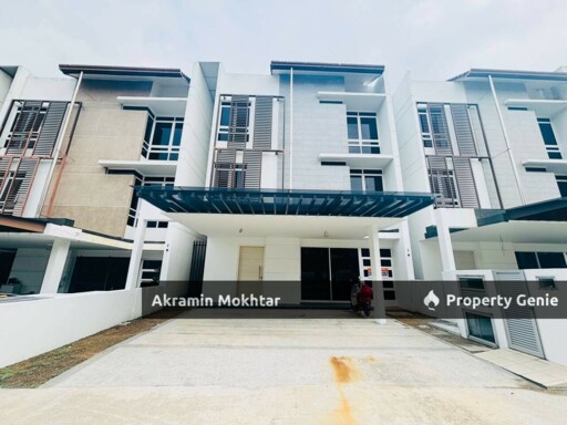 TWO AND HALF STOREY HYPERLINK DUTA VILLA PRESINT 14 PUTRAJAYA