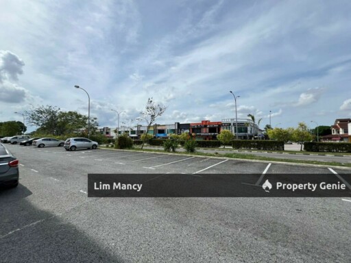 Bandar Uda Utama Three Storey Shoplot Facing Main Road