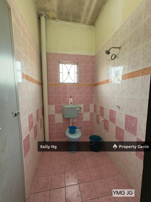 Double Sty Partial Renovation & Furnished At Kg Jawa Klang For Rent