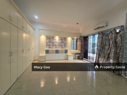 Huge Land Corner Double Storey Kampung Lapan