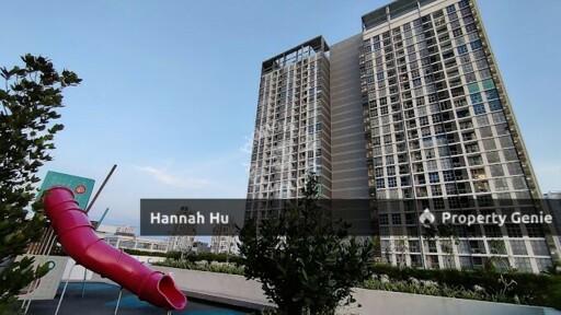 Lakefront Corner Unit for Sales Cheap !!