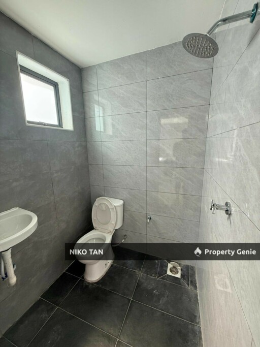 Jalan Lumpit Single Storey With Fully Renovation and Extended Kitchen
