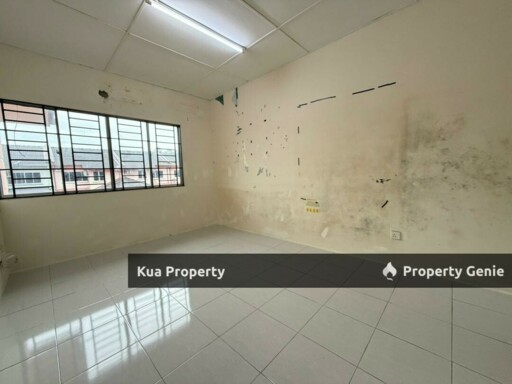 Double Storey Terrace Intermediate for Sale! Located at Stakan Jaya