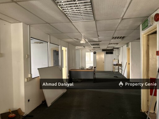 4 1/2 storey corner unit - Damai Kompleks Jalan Dato Hj Eusoff  KUALA LUMPUR For Sale