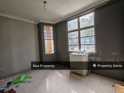 Matang Jaya 1st Floor Shophouse / Apartment For Sale  Located at Matang Jaya
