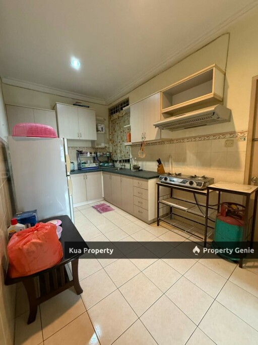 First Floor Shophouse/Apartment For Sale! Located at Matang Jaya