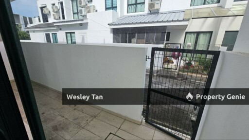 New Cheng 2 Storey Terrace Gated Community 20x70 Freehold 4rooms Bare