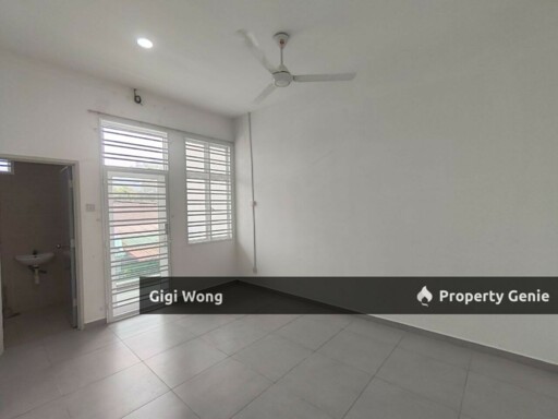 For Rent Double Storey Endlot House