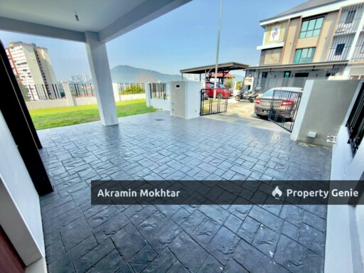CORNER LOT 3 Storey Terrace Nassim Heights, Taman Ukay Bistari, Ampang Selangor