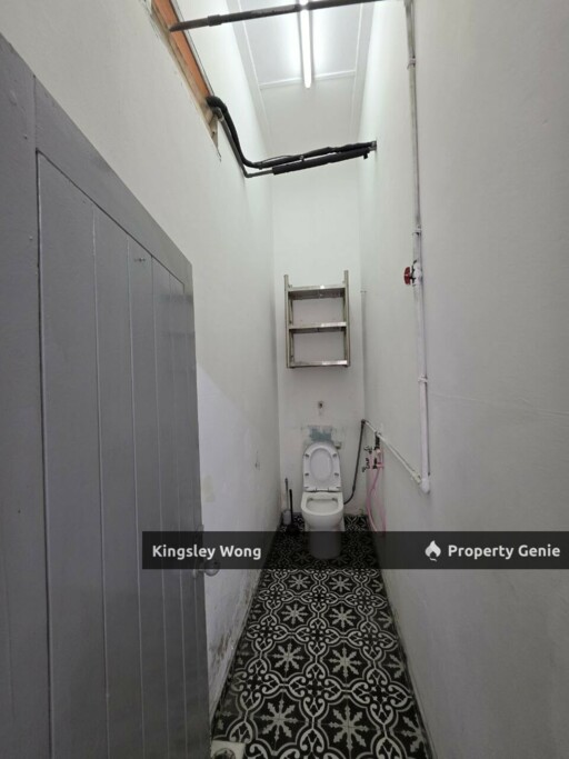 Canning Garden Single Storey Corner House Big Side Land Freehold title Near Town Area