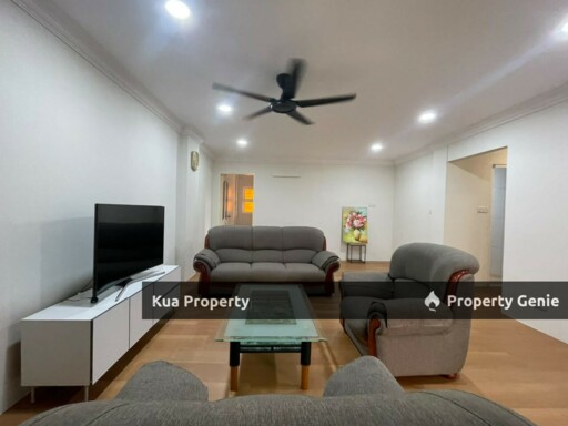 3 Bedrooms at Central Court Apartment at Jalan Central, Padungan