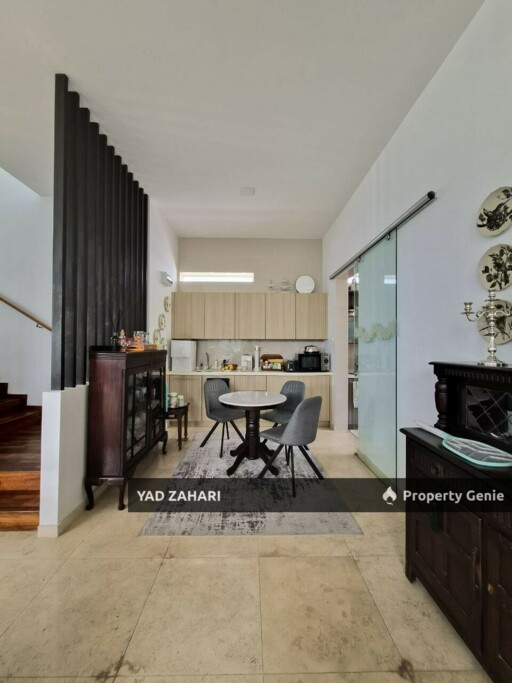 Lakefront Villa, Cyberjaya | 3-Storey Bungalow 3+1 Bedrooms | RM1.8M - Well Maintained, Bright and Airy Unit