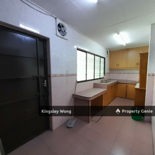 Taman Pengkalan Barat 2.5 Storey Terrace House Partial Furnished For Rent