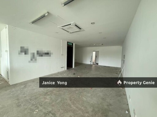 Mount Austin Jalan Austin Height 8/8 @ Shoplot For Rent
