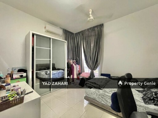 Seksyen 29, Kg Lombong Shah Alam | Single Storey Semi-D 4 Bedrooms | RM500K - Extra Land, Loft Features & Easy Access to Main Road