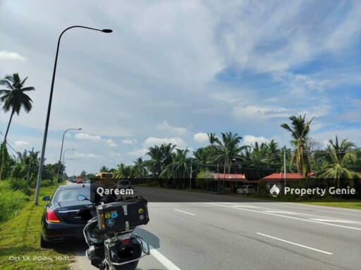 FREEHOLD 4.9 Ekar Main Road Frontage Jalan Kuala Selangor. Kuala Selangor.